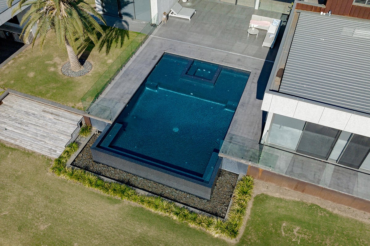 Luxury pool by Riviera Pools